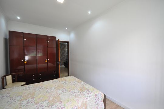 Quarto 2 de casa à venda com 4 quartos, 255m² em Vila Leonor, São Paulo