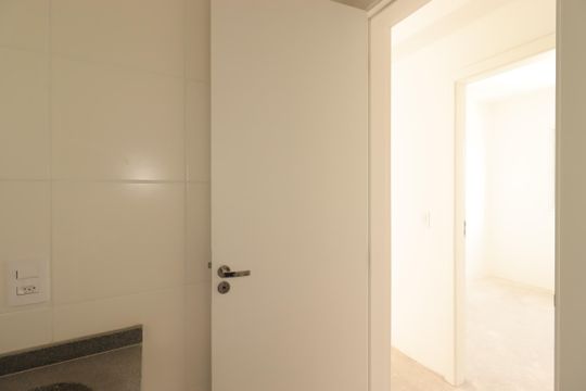 Banheiro Social de apartamento à venda com 2 quartos, 54m² em Utinga, Santo André