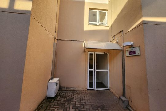 Fachada do bloco de apartamento para alugar com 3 quartos, 75m² em Vila Ipe, Hortolândia