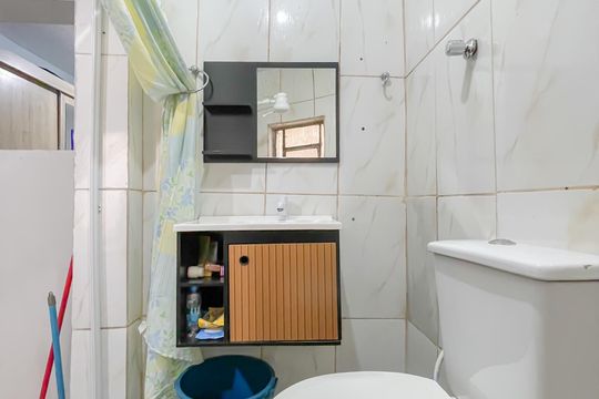 Banheiro de casa para alugar com 1 quarto, 70m² em Conceicao, Osasco