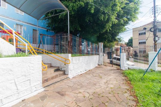 Jardim de casa para alugar com 7 quartos, 1900m² em Medianeira, Porto Alegre
