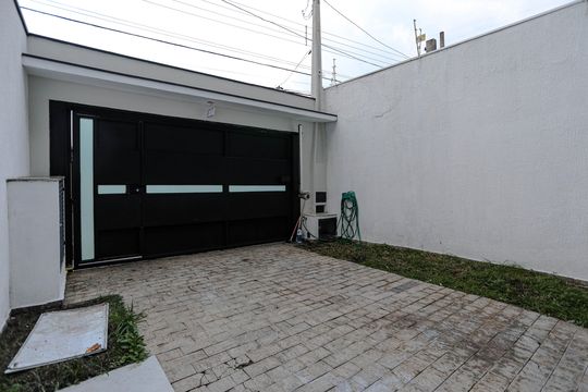 Garagem de casa para alugar com 3 quartos, 215m² em Vila Nova Socorro, Mogi das Cruzes