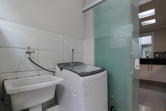 Área de Serviço de casa para alugar com 3 quartos, 215m² em Vila Nova Socorro, Mogi das Cruzes