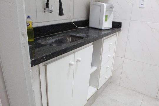 Cozinha de apartamento à venda com 1 quarto, 40m² em Rio Comprido, Rio de Janeiro