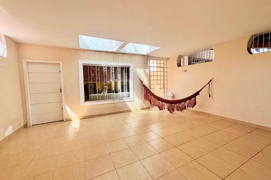 Garagem de casa à venda com 3 quartos, 250m² em Brooklin, São Paulo