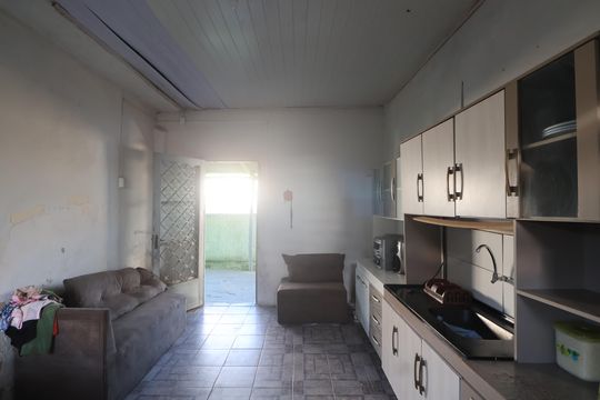 Sala 2 de casa à venda com 5 quartos, 90m² em Estância Velha, Canoas