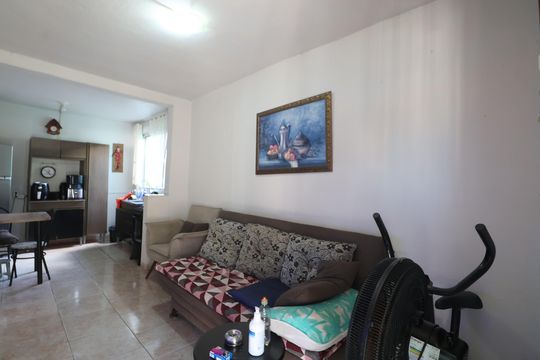 Sala 1 de casa à venda com 5 quartos, 90m² em Estância Velha, Canoas
