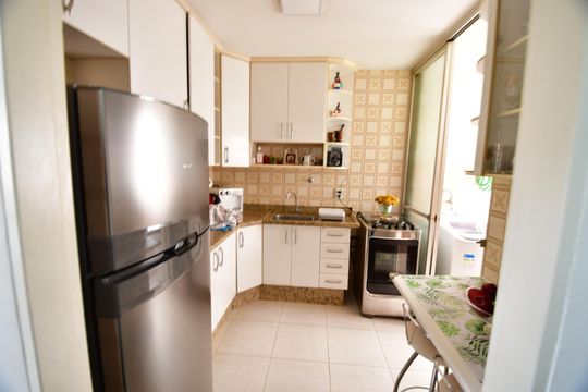 Cozinha de apartamento para alugar com 2 quartos, 60m² em Taquaral, Campinas