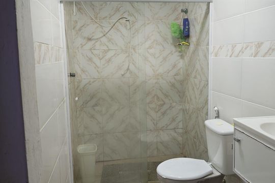 Banheiro de casa para alugar com 3 quartos, 300m² em Jardim Placaford, Salvador