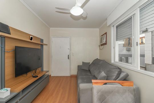 Sala de apartamento à venda com 1 quarto, 45m² em Vila Ipiranga, Porto Alegre