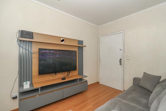 Sala de apartamento à venda com 1 quarto, 45m² em Vila Ipiranga, Porto Alegre