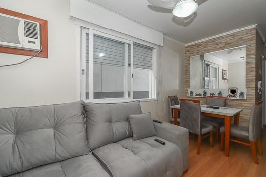 Apartamento à venda com 1 quarto, 45m² em Vila Ipiranga, Porto Alegre