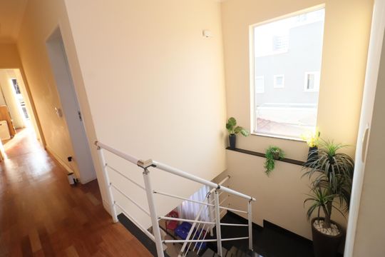 Corredor de casa à venda com 4 quartos, 226m² em Vila Osasco, Osasco