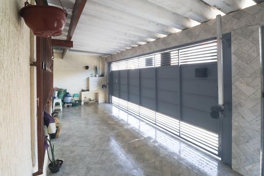 Garagem de casa à venda com 2 quartos, 73m² em Jardim Modelo, São Paulo