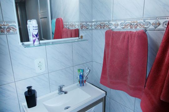 Banheiro Social de apartamento à venda com 3 quartos, 60m² em Colégio, Rio de Janeiro