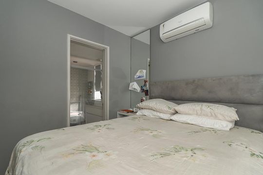Quarto Suíte de apartamento à venda com 2 quartos, 107m² em Independência, Porto Alegre