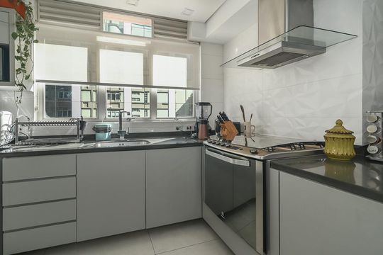 Cozinha de apartamento à venda com 2 quartos, 107m² em Independência, Porto Alegre