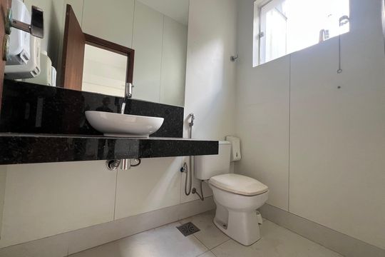 Casa para alugar com 7 quartos, 720m² em Santa Lúcia, Belo Horizonte