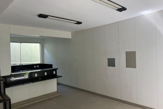 Sala de casa para alugar com 7 quartos, 720m² em Santa Lúcia, Belo Horizonte