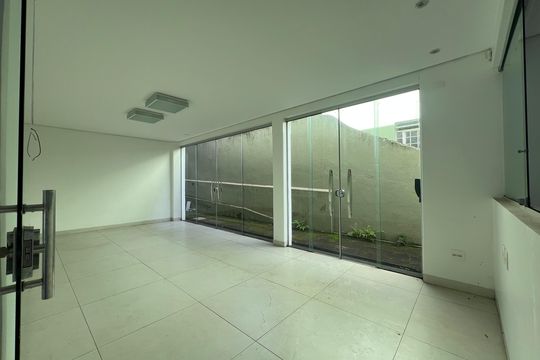 Casa para alugar com 7 quartos, 720m² em Santa Lúcia, Belo Horizonte