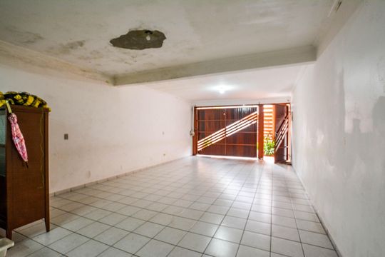 Garagem de casa à venda com 3 quartos, 245m² em Vila Sao Pedro, Santo André