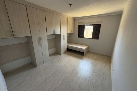Quarto de casa para alugar com 2 quartos, 1000m² em Vila Cristina, Ferraz de Vasconcelos