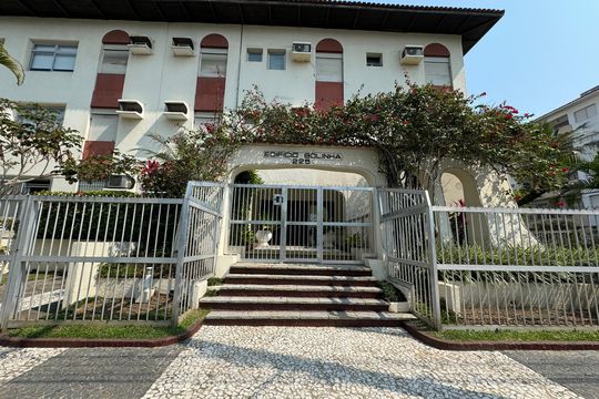Fachada de apartamento para alugar com 3 quartos, 75m² em Jardim Praiano, Guarujá