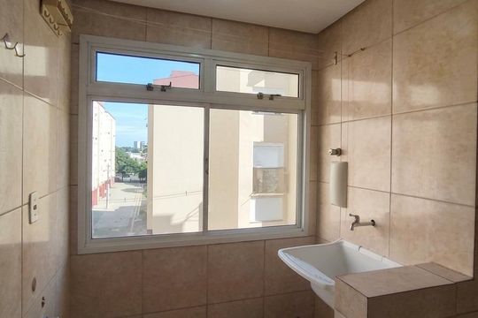 Área de serviço de apartamento para alugar com 2 quartos, 57m² em Marechal Rondon, Canoas