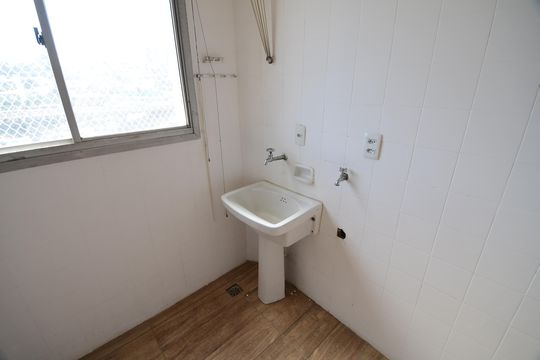 Cozinha de apartamento à venda com 1 quarto, 38m² em Centro, Campinas