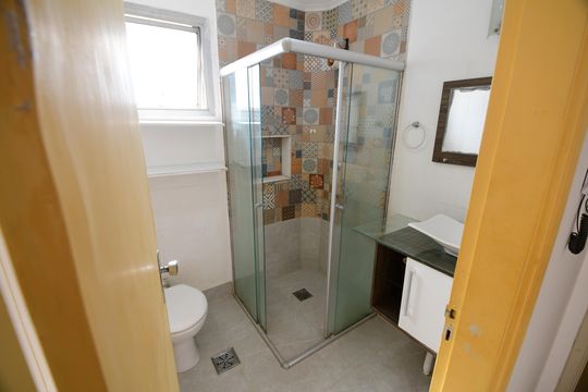 Banheiro de apartamento para alugar com 1 quarto, 38m² em Centro, Campinas