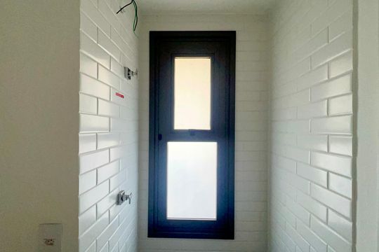Banheiro da Suíte de kitnet/studio à venda com 1 quarto, 34m² em Cerqueira César, São Paulo