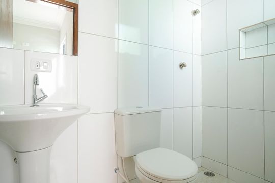 Banheiro da suíte de apartamento para alugar com 2 quartos, 75m² em Cerâmica, São Caetano do Sul