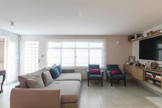 Sala de casa à venda com 4 quartos, 300m² em Jardim Jurema, São Paulo