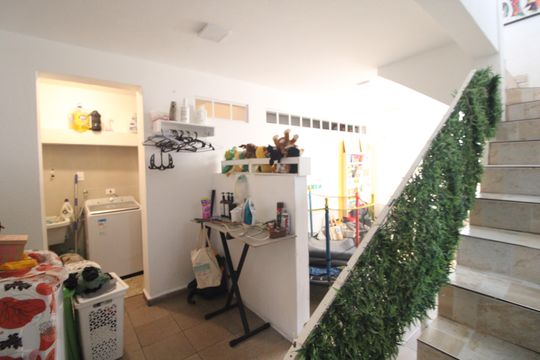Fundos da casa de casa à venda com 3 quartos, 126m² em Campo Grande, São Paulo