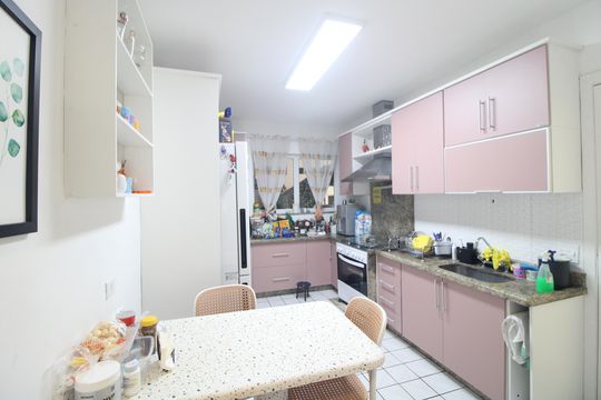 Cozinha de casa à venda com 3 quartos, 126m² em Campo Grande, São Paulo