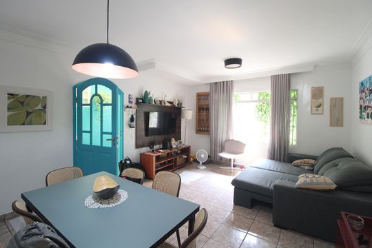 Casa à venda com 3 quartos, 126m² em Campo Grande, São Paulo