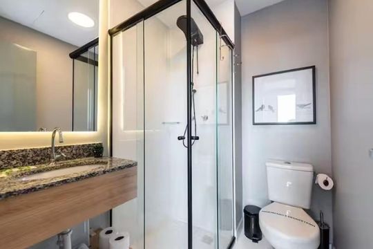 Banheiro de apartamento à venda com 1 quarto, 18m² em Brás, São Paulo