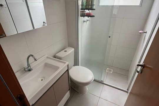 Banheiro de apartamento à venda com 2 quartos, 47m² em Santos Dumont, São Leopoldo