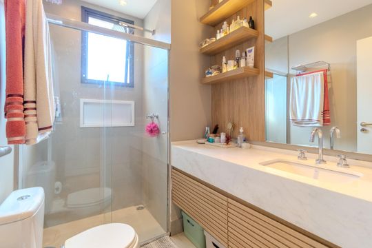 Banheiro de apartamento à venda com 3 quartos, 147m² em Brooklin, São Paulo