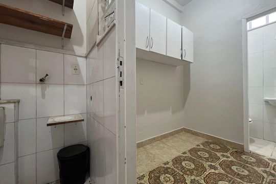 Cozinha de casa para alugar com 2 quartos, 100m² em Santo Antônio, Belo Horizonte