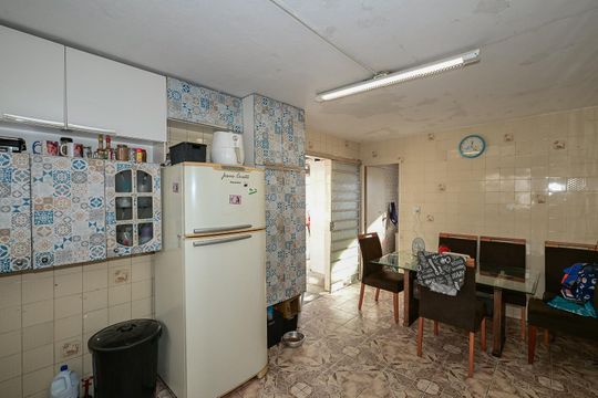 Cozinha da Casa 1 de casa à venda com 6 quartos, 250m² em Parque Arariba, São Paulo
