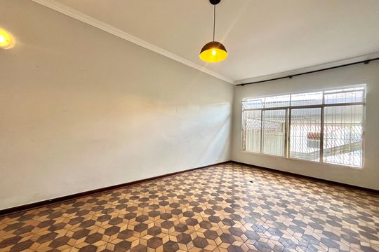 Sala de casa à venda com 3 quartos, 120m² em Parque Jabaquara, São Paulo