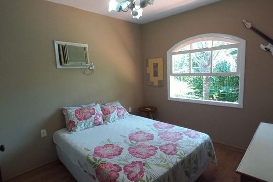 Casa à venda com 5 quartos, 228m² em Maria Paula, Niterói