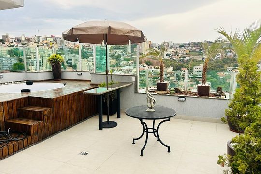 Apartamento à venda com 3 quartos, 200m² em Santa Lúcia, Belo Horizonte