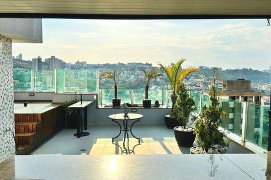 Apartamento à venda com 3 quartos, 200m² em Santa Lúcia, Belo Horizonte