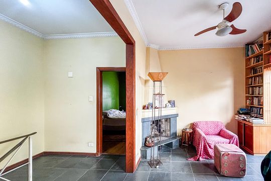 Casa à venda com 3 quartos, 200m² em Jardim das Bandeiras, São Paulo