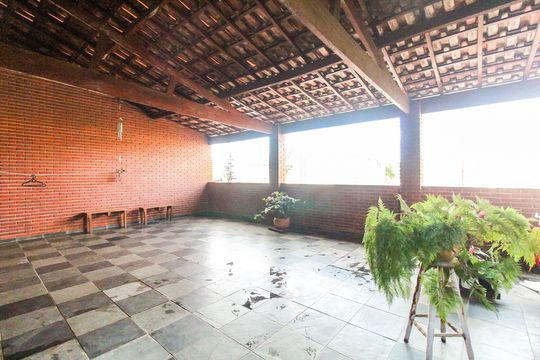 Varanda de casa para alugar com 4 quartos, 365m² em Vila Nova Curuca, São Paulo