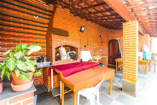 Quintal e Área Gourmet de casa para alugar com 4 quartos, 365m² em Vila Nova Curuca, São Paulo