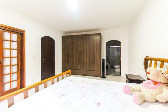 Suíte de casa para alugar com 4 quartos, 365m² em Vila Nova Curuca, São Paulo