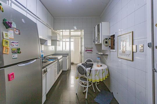 Cozinha de apartamento à venda com 3 quartos, 134m² em Aclimação, São Paulo